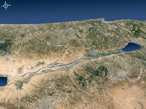 पूर्व से पश्चिम की ओर देखने पर इस्राएल का मध्य प्रदेश यरदन घाटी के पार भूमध्य सागर तक दिखते हैं। – Slide número 8