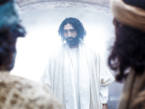 यीशु के प्रकट होने पर शिष्य एक बंद कमरे में थे। (लूका 24:36-49, यूहन्ना 20:19-23) – Slide número 4