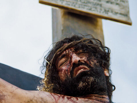 यीशु ने हमारे पापों के लिए क्रूस पर कष्ट उठाया। (मत्ती 27:38-66, मरकुस 15:25-47, लूका 23:35-56, यूहन्ना 19:28-42) – Slide número 11