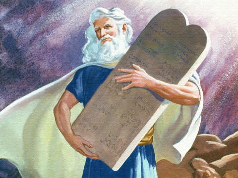तब परमेश्वर ने जो बातें लोगों से कही थीं, उनकी पुष्टि के लिये परमेश्वर ने मूसा को पत्थर की पटियाएं दीं जिन पर परमेश्वर ने दस आज्ञाएं लिखी थीं। – Slide número 39