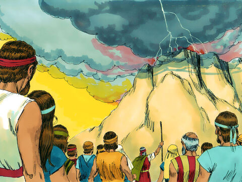 तुरही की तेज आवाज हुई और हर कोई कांप उठा। मूसा लोगों को पर्वत की तलहटी में ले गया। – Slide número 10