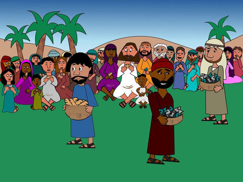 जैसे ही शिष्यों ने भोजन दिया, अचानक उन्हें एहसास हुआ कि यीशु ने चमत्कार किया है! सभी लोगों के लिए पर्याप्त रोटी और मछली थी। सभी के पास खाने के लिए भोजन था और वे बहुत खुश थे! – Slide número 7
